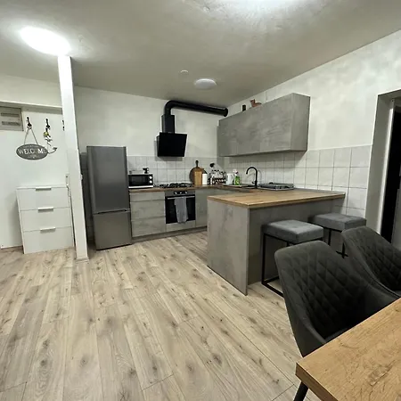 Three Roads Apartment *
